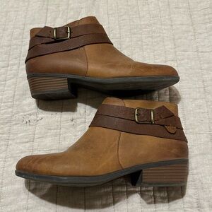Clarks Tan Ankle Boots Womens 9